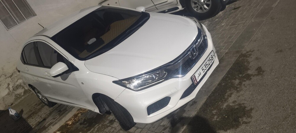 neat and clean all perfect car - 2