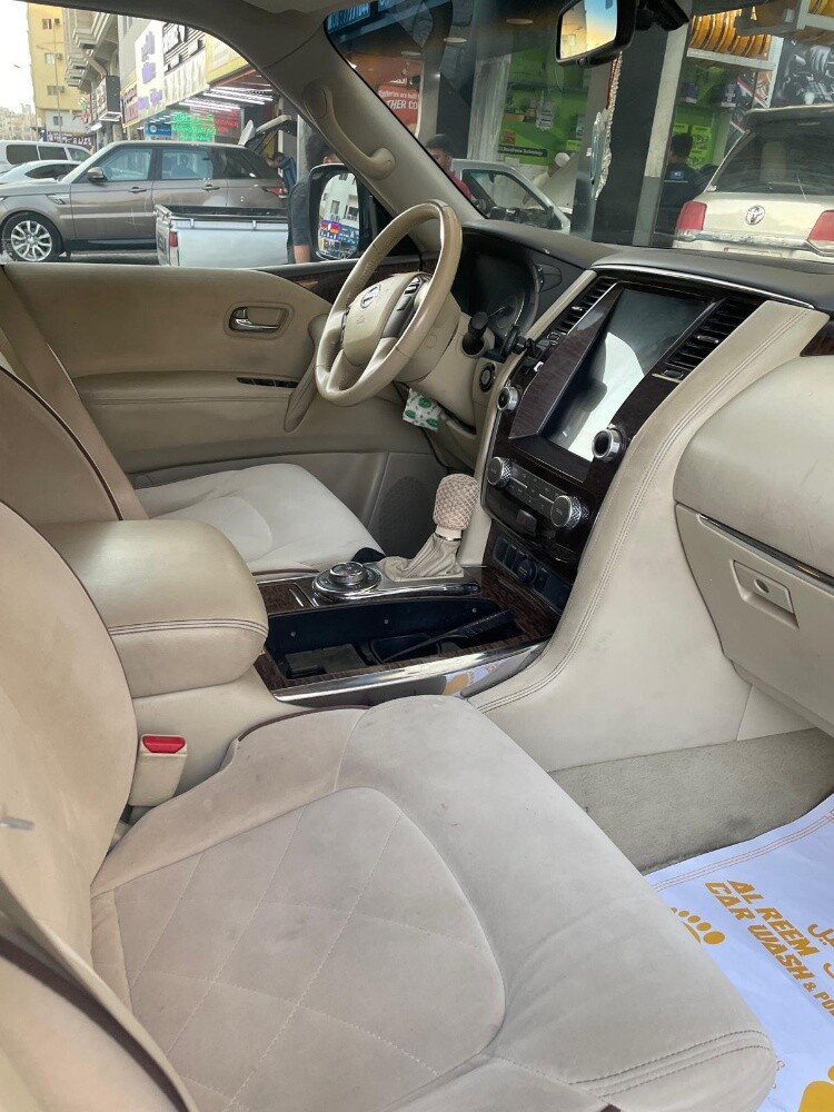 Nissan    patrol    platinum  2015 - 3