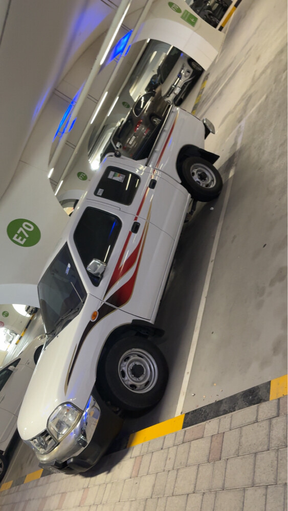 nissan pickup - 2