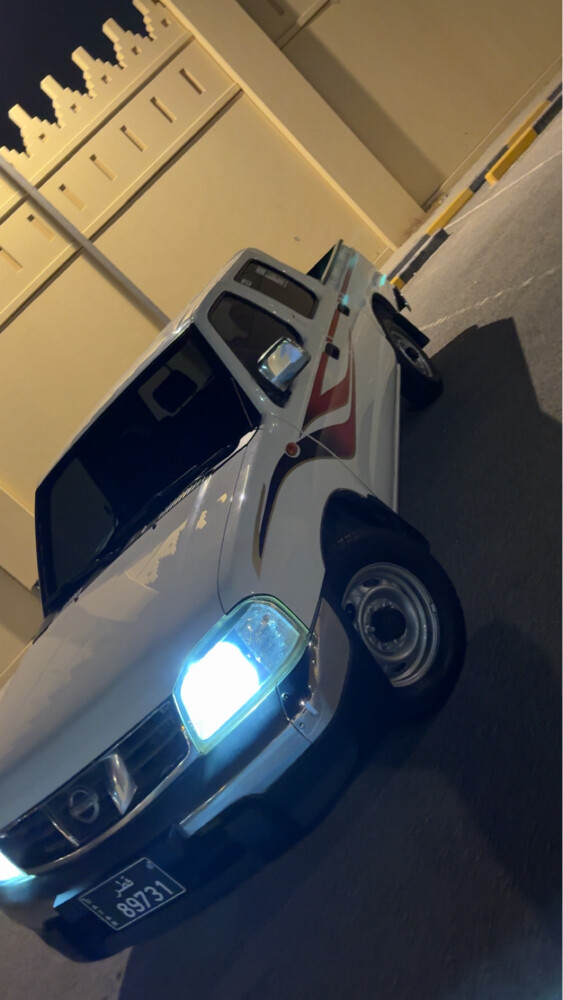 nissan pickup - 4