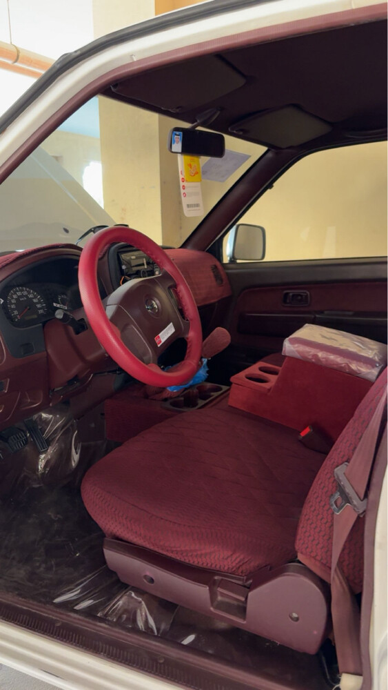 nissan pickup - 5