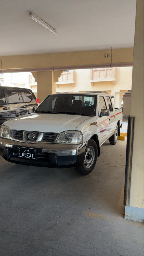 nissan pickup - 1