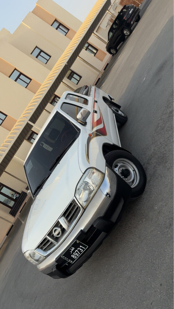 nissan pickup - 3