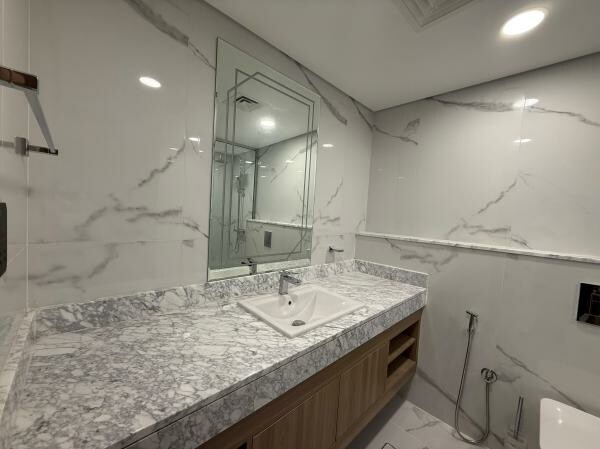 LUXURY 2BHK SEA VIEW-W/ 2 BALCONIES - 10