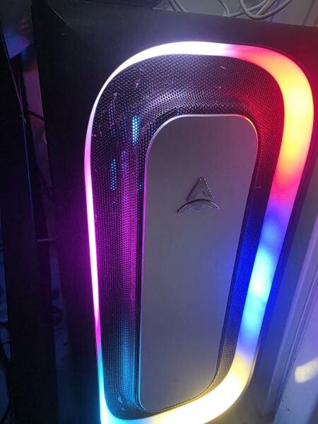 CoreUltra I9 64GB Ram with 32" mon - 1