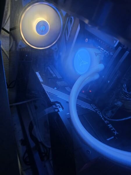 CoreUltra I9 64GB Ram with 32" mon - 2