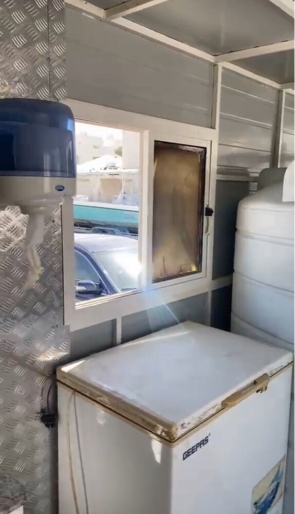  storage unit equipped with a kitch - 4