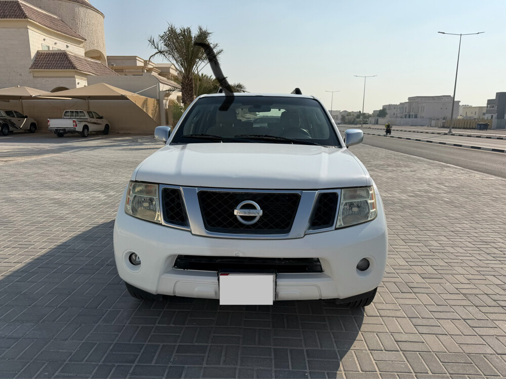 Nissan pathfinder - 2