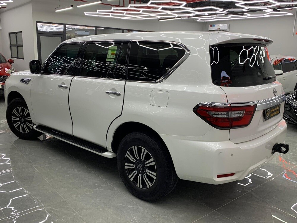 Nissan Patrol Automatic SUV - 12