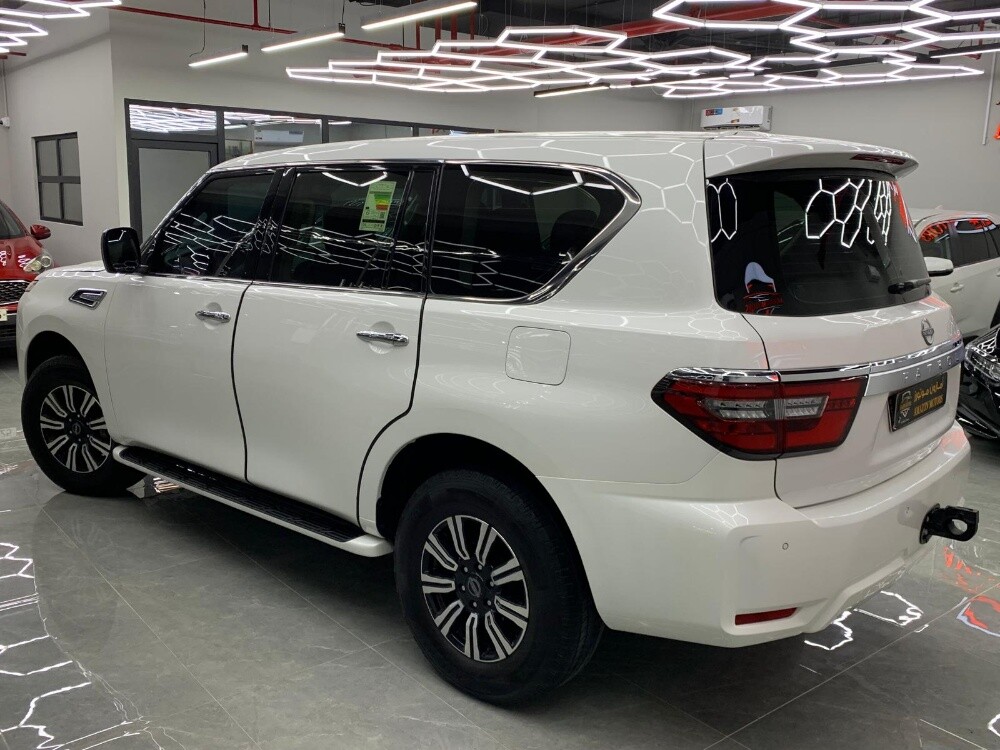 Nissan Patrol Automatic SUV - 13