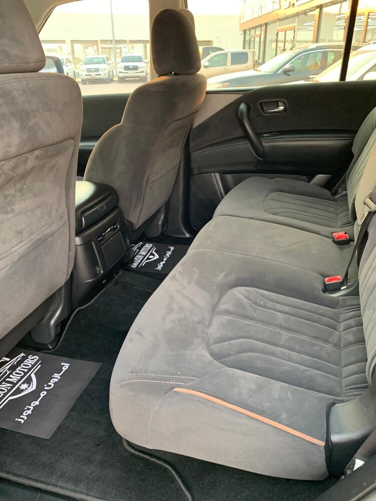 Nissan Patrol in perfect condition - 4