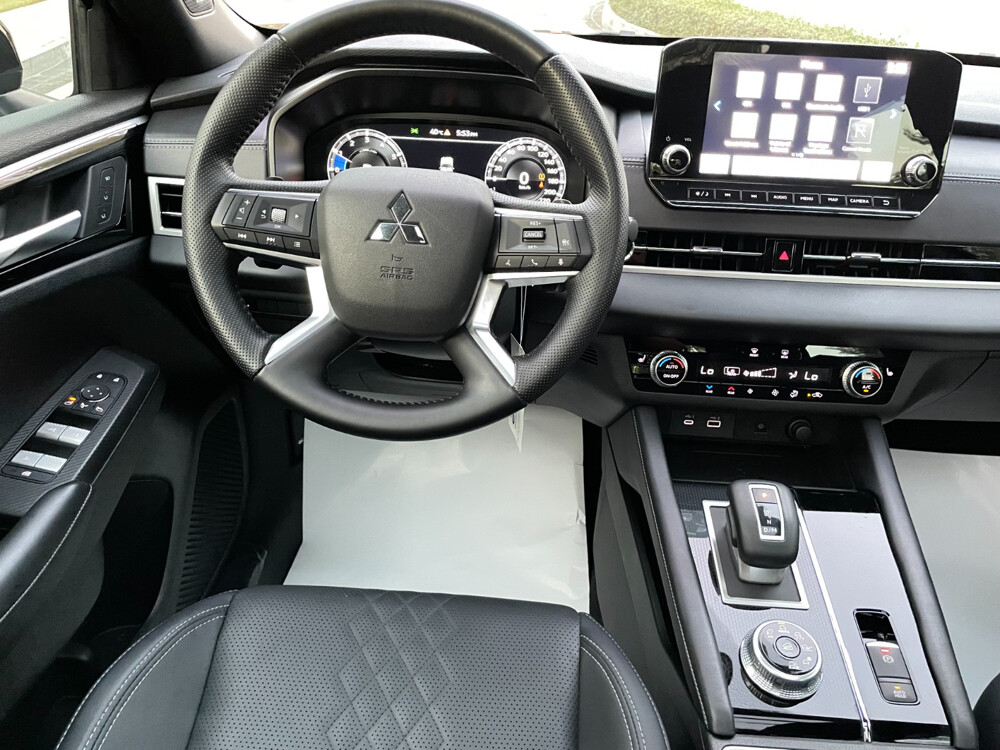 Mitsubishi Outlander 2025 Black edi - 11