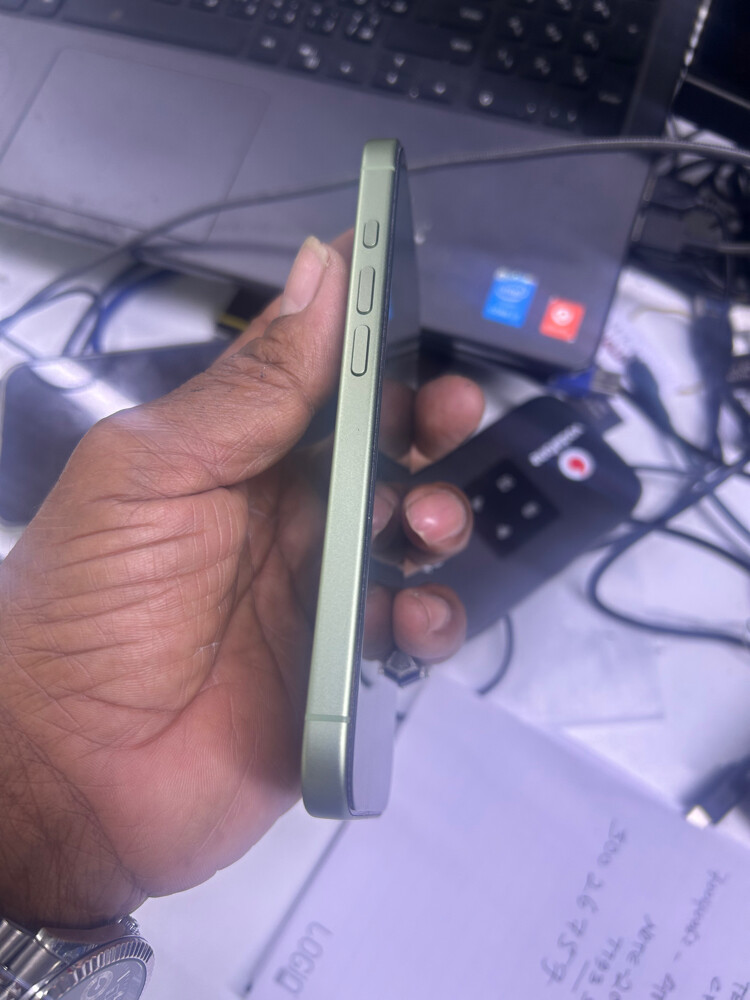 iPhone 17 - 4