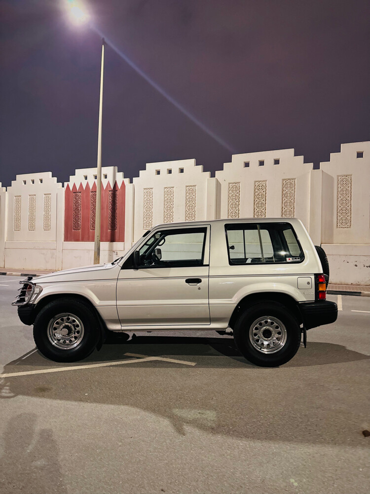 MITSUBISHI PAJERO 3-Door  - 2