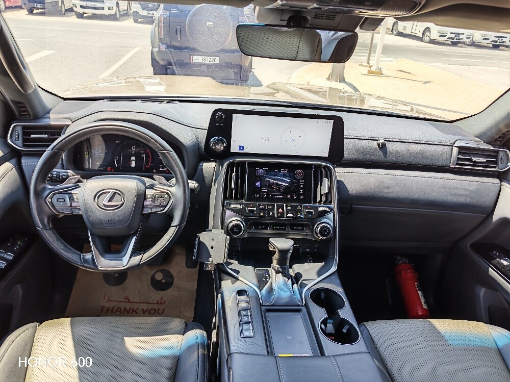 Lexus LX600 - 9