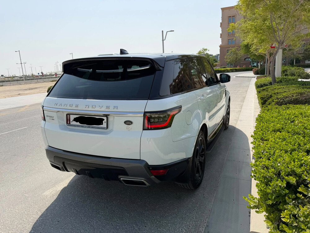 Range Rover HSE Sport - 68k KM only - 7
