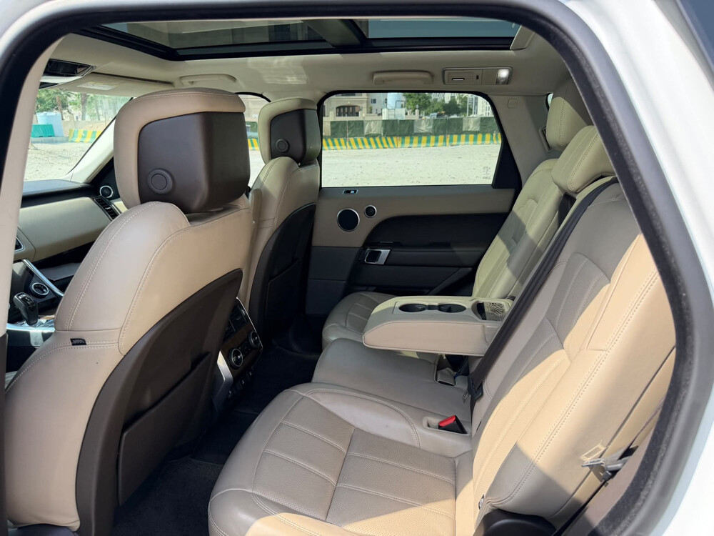 Range Rover HSE Sport - 68k KM only - 3