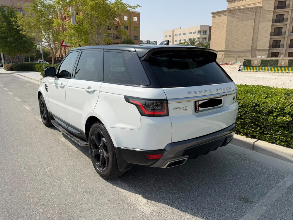 Range Rover HSE Sport - 68k KM only - 8
