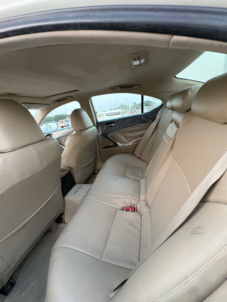 Lexus is 300 - 8
