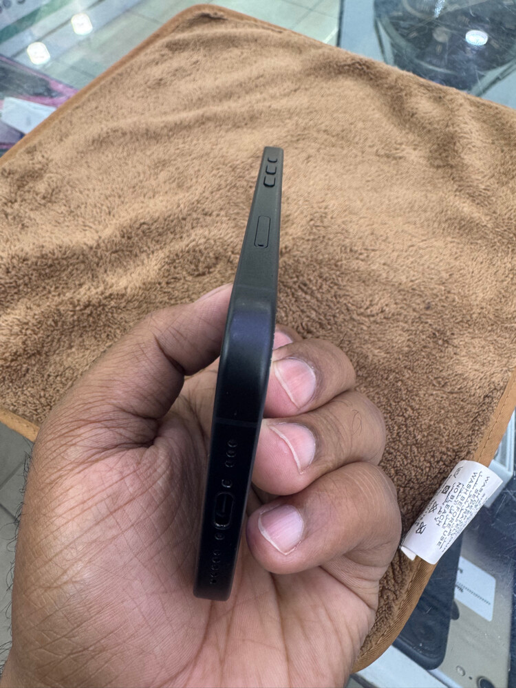 I phone 16 - 6