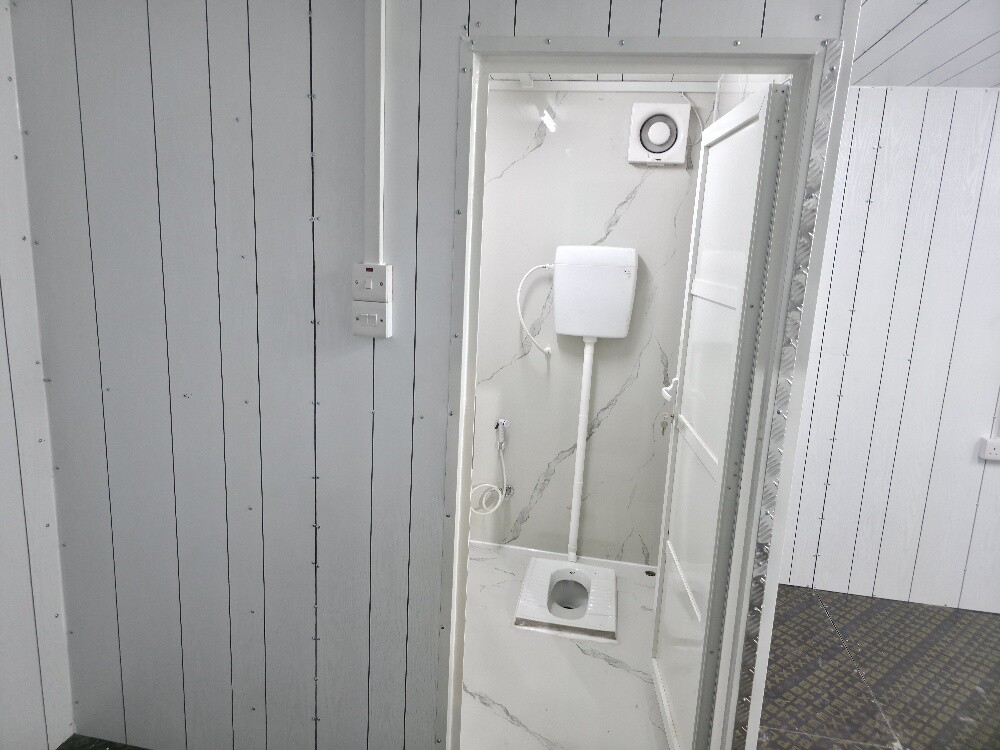 cabin toilet kitchen - 2