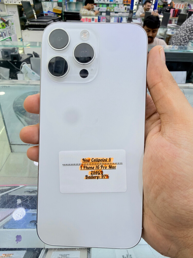 I Phone 16 Pro Max - 1