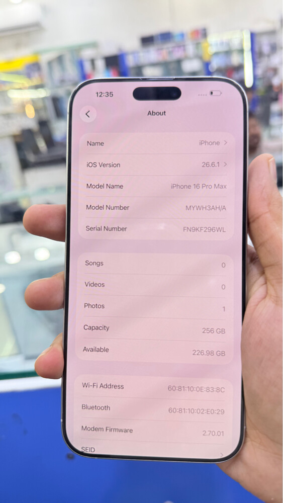 I Phone 16 Pro Max - 3