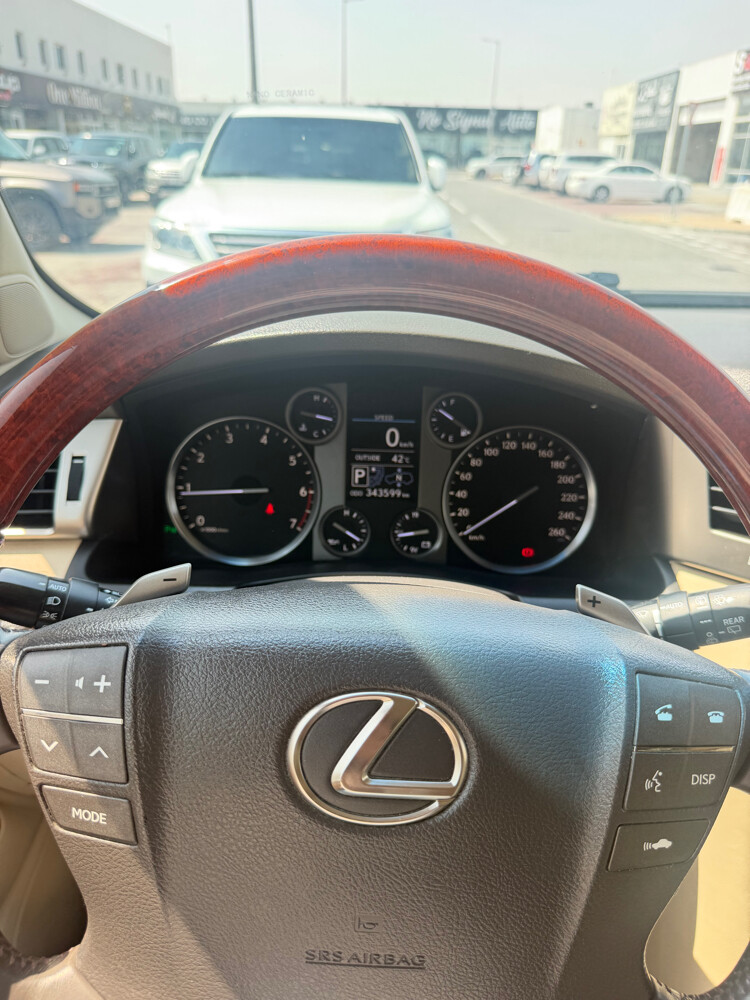 لكزس 570 - 6