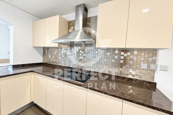 Fully Furnished Sea-View Apartment - 6