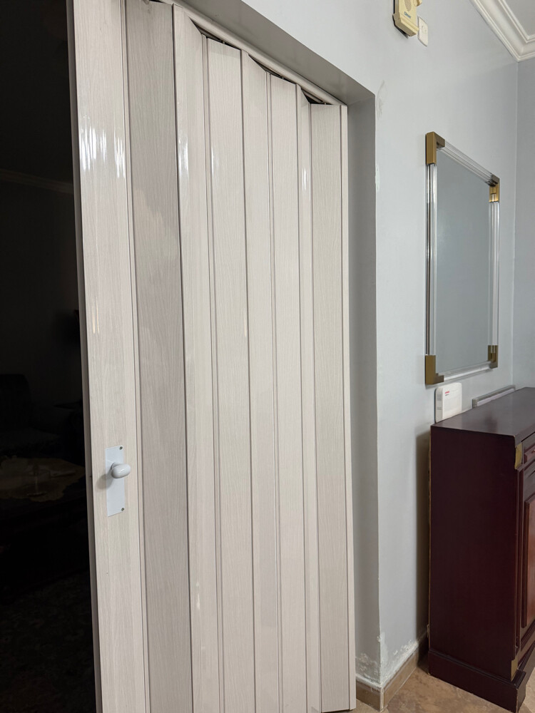 باب فاصل بحالة ممتازة - 3