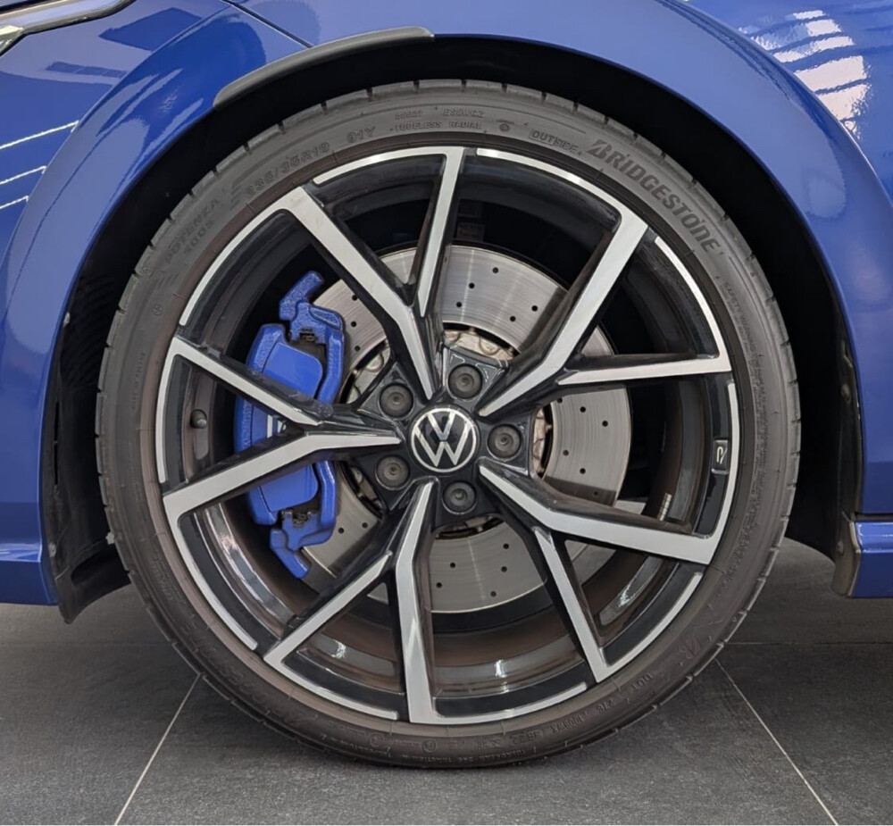 2023 Volkswagen Golf R - 7