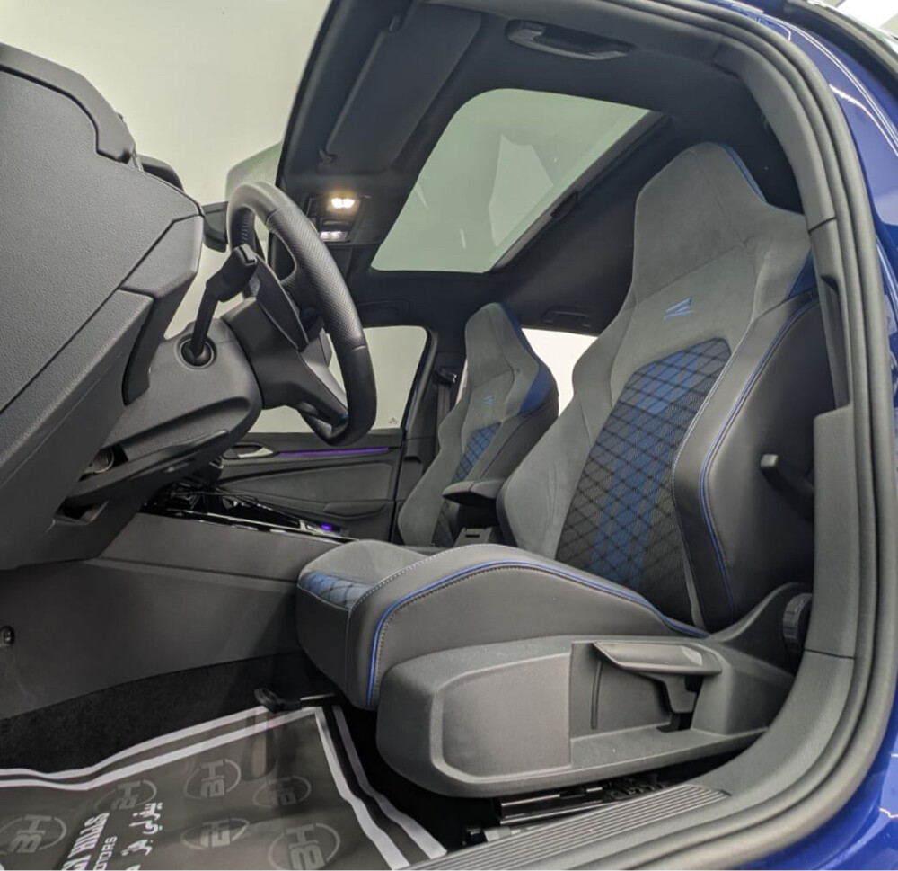 2023 Volkswagen Golf R - 6