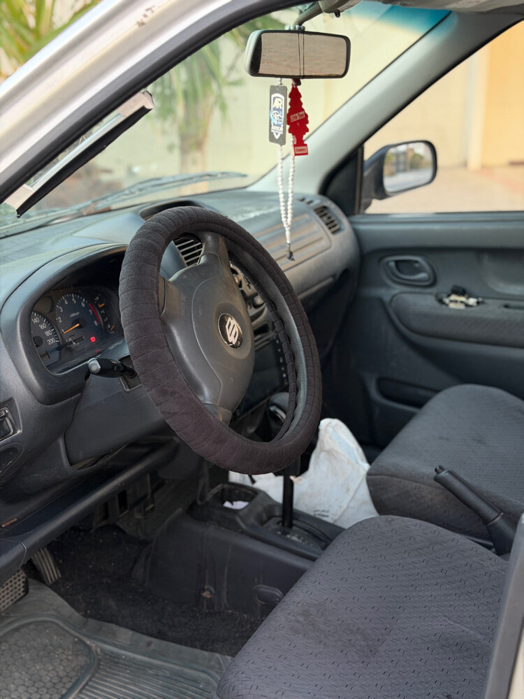 Suzuki ignis 2005 - 5
