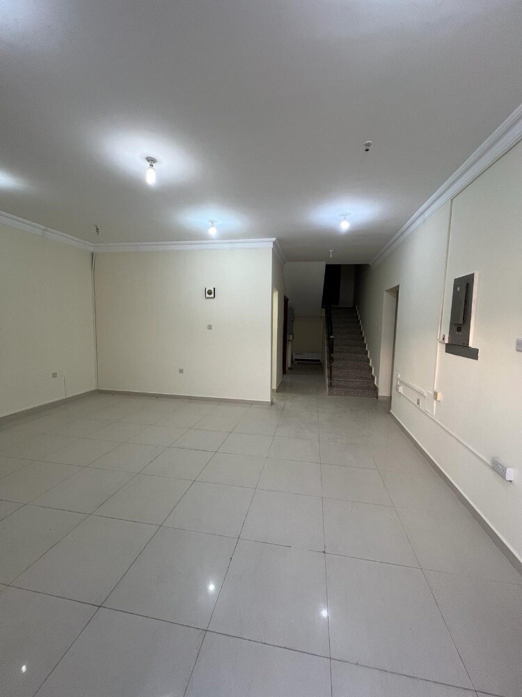 For rent in Al-Thumama: half a vill - 7