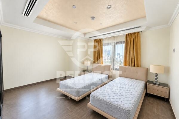 Fully Furnished 2bhk in The Pearl - 8