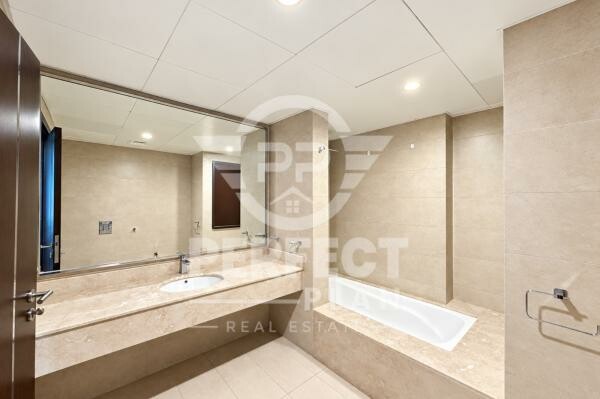 Fully Furnished 2bhk in The Pearl - 10