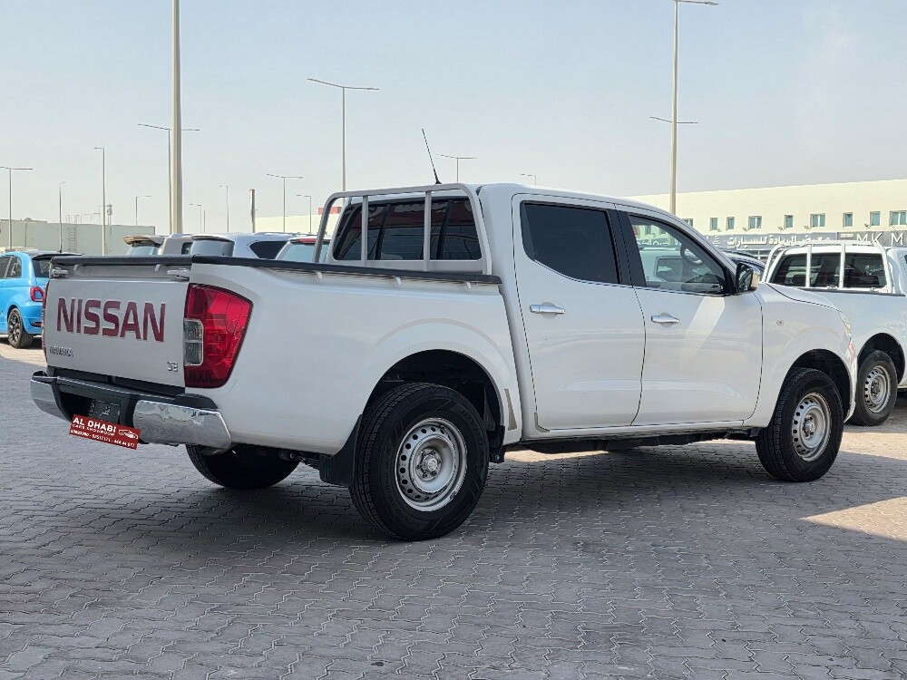 نيسان نافارا اس اي عادي ابيض2020 - 4