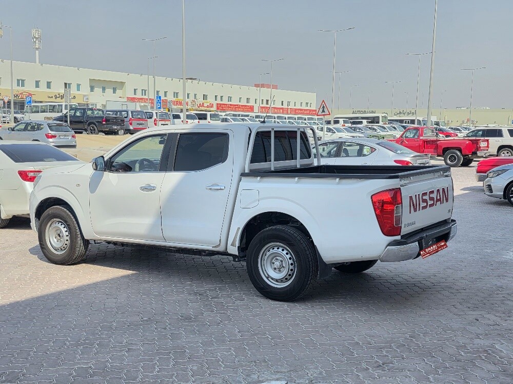 نيسان نافارا اس اي عادي ابيض2020 - 5