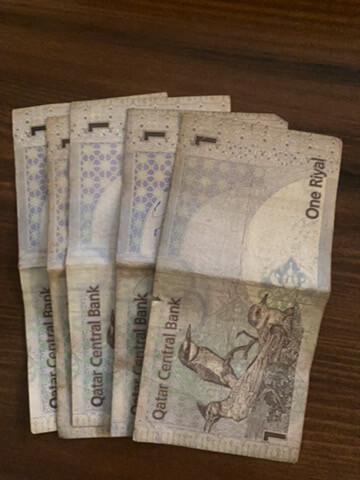 خمسة ريالات بـ٥٠﷼ - 1