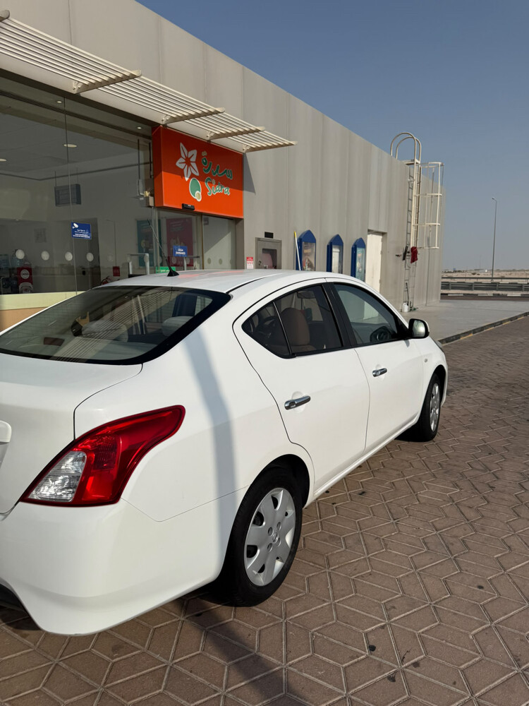 Nissan  - 4