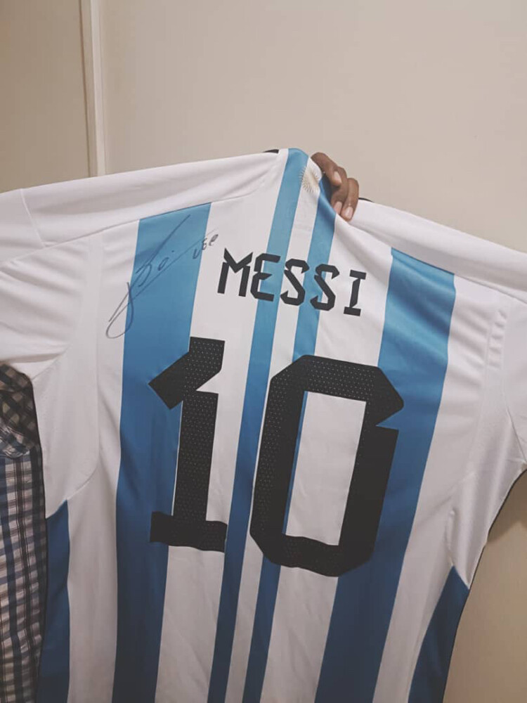 Argentina jersey signed by messi  - 1
