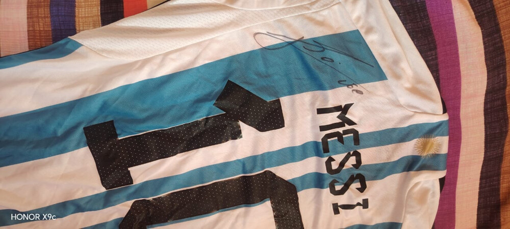 Argentina jersey signed by messi  - 2