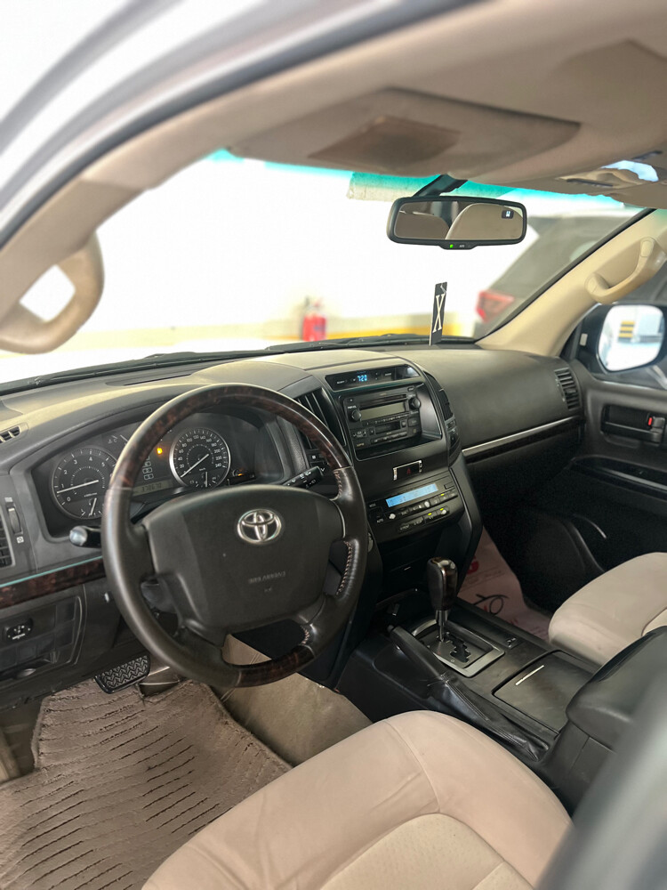 Land Cruiser Gxr V8 - 8