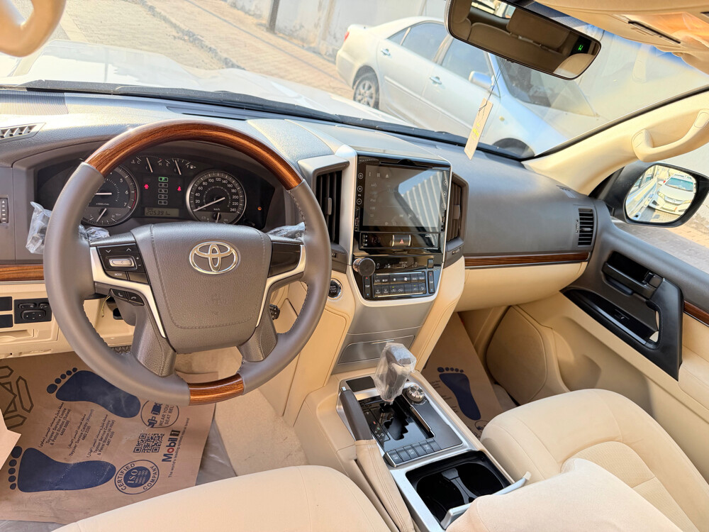 Toyota Land Cruiser 2016 GXR V8 - 9