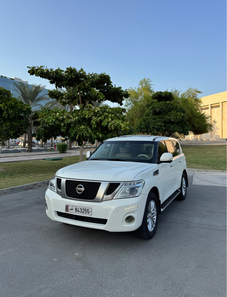 Nissan Patrol LE Full-Options 400hp - 8