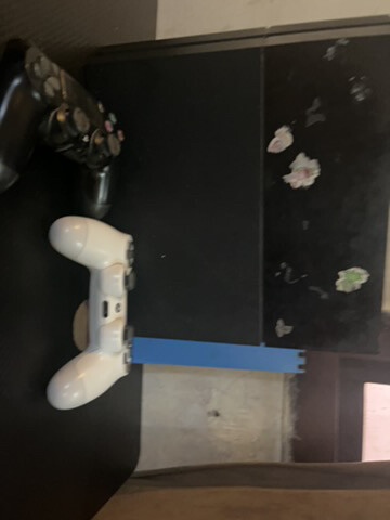 ps4 + 2 kontrol - 2