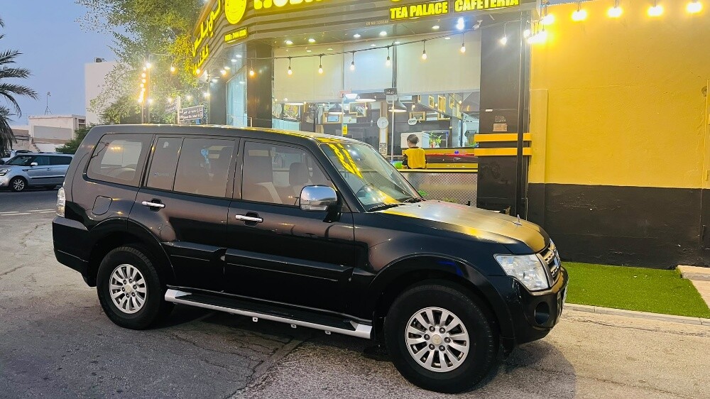 Mitsubishi pajero 2013 - 2
