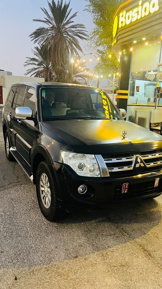 Mitsubishi pajero 2013 - 1