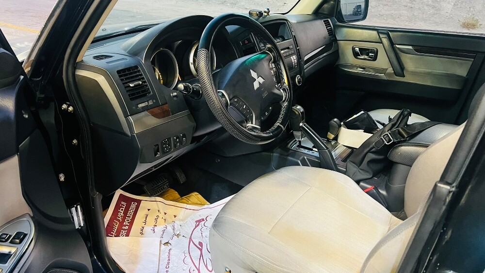 Mitsubishi pajero 2013 - 3