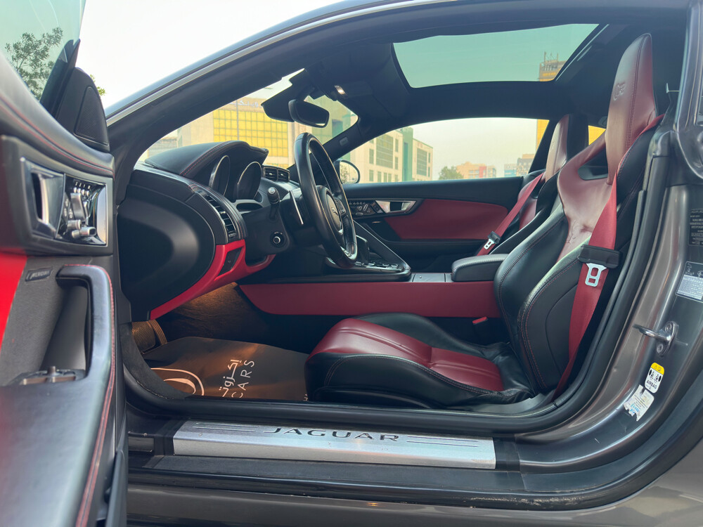 Jaguar F -Type R 2016 - 15